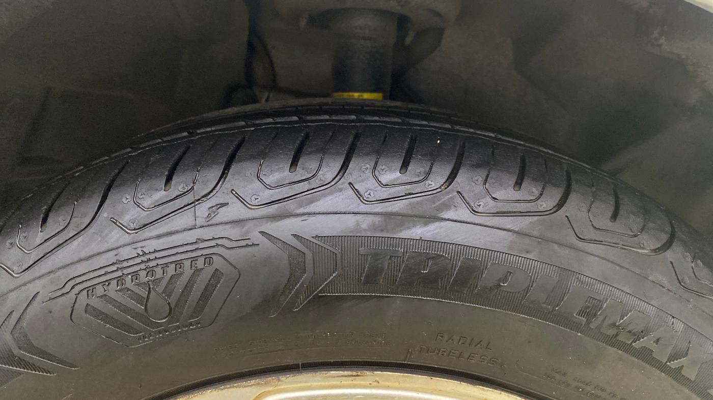 2018 Ford Ecosport TITANIUM + 1.5L DIESEL, Diesel, Manual, 1,05,806 km, Right Front Tyre Tread