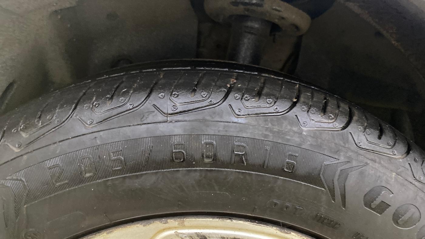 2018 Ford Ecosport TITANIUM + 1.5L DIESEL, Diesel, Manual, 1,05,806 km, Left Front Tyre Tread