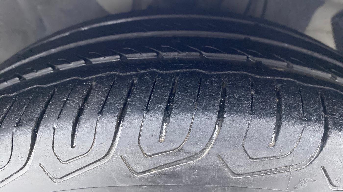 2014 Hyundai i20 SPORTZ 1.2 VTVT, Petrol, Manual, 97,059 km, Right Front Tyre Tread