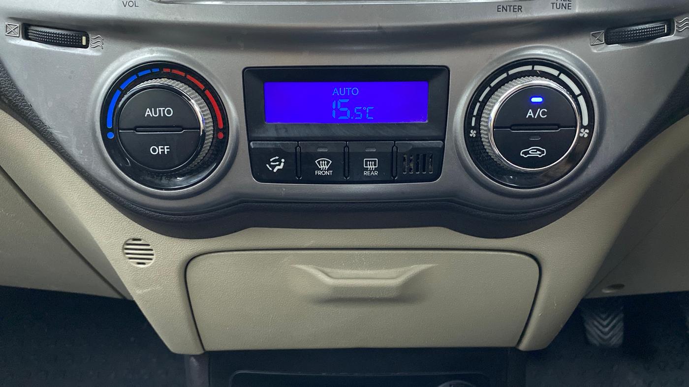 2014 Hyundai i20 SPORTZ 1.2 VTVT, Petrol, Manual, 97,059 km, Automatic Climate Control