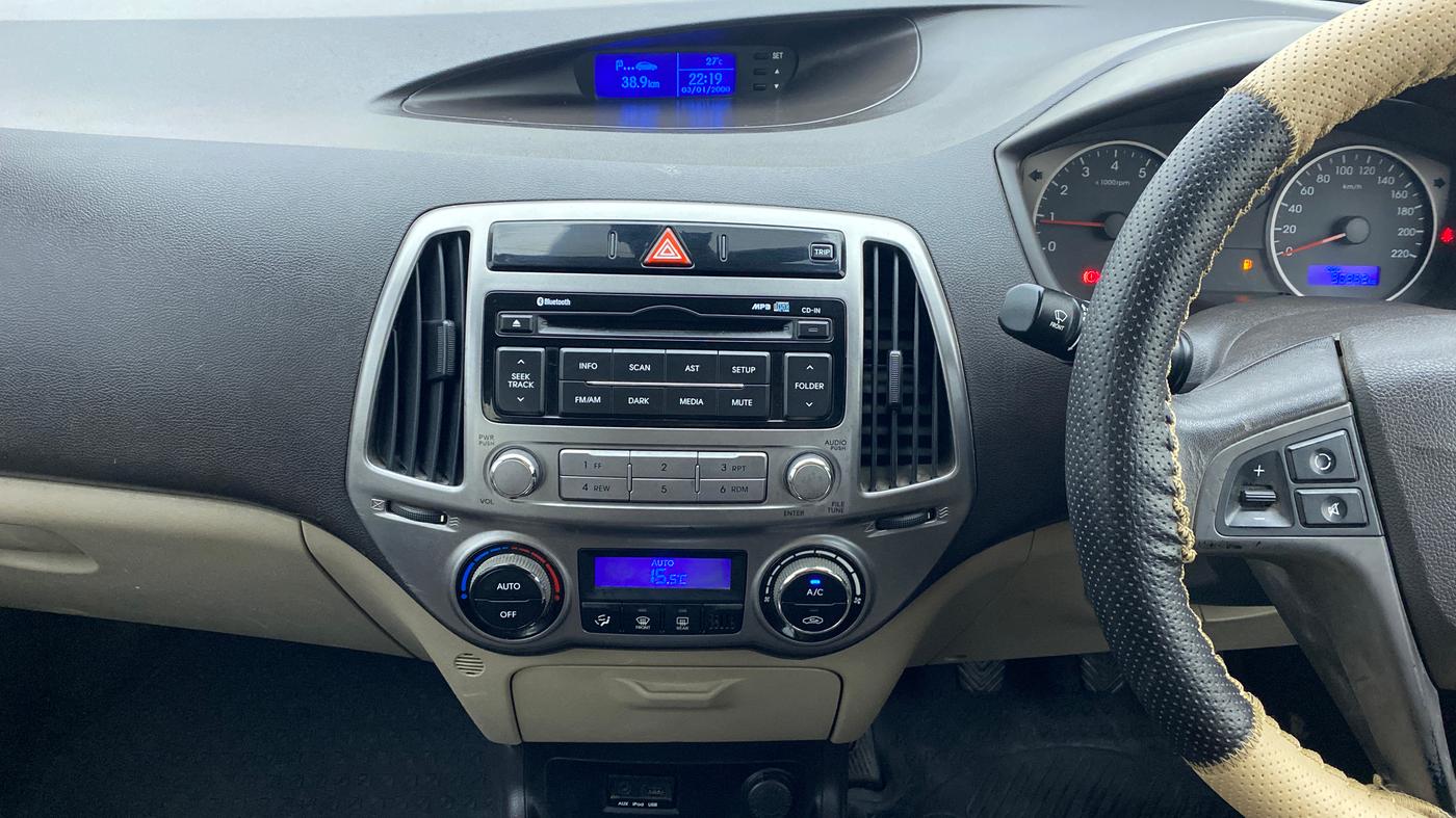 2014 Hyundai i20 SPORTZ 1.2 VTVT, Petrol, Manual, 97,059 km, Air Conditioner