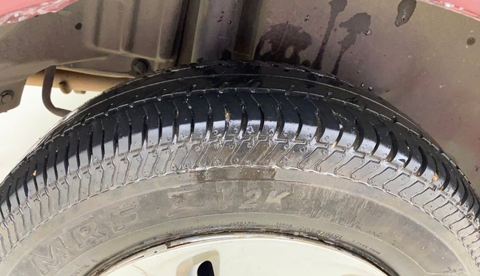 2015 Maruti Swift Dzire LXI, Petrol, Manual, 98,134 km, Right Rear Tyre Tread