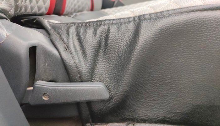 2018 Maruti Alto 800 LXI, Petrol, Manual, 39,309 km, Driver Side Adjustment Panel