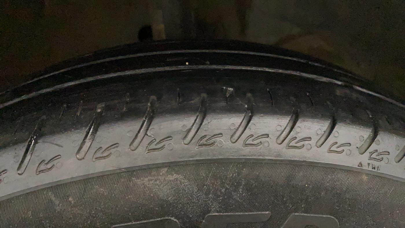 2021 Maruti Dzire VXI, Petrol, Manual, 50,718 km, Right Front Tyre Tread