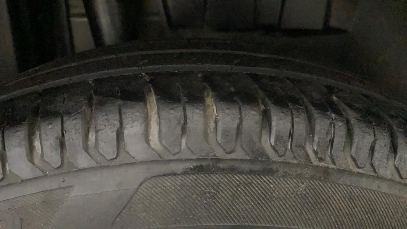 2021 Maruti Dzire VXI, Petrol, Manual, 50,718 km, Right Rear Tyre Tread