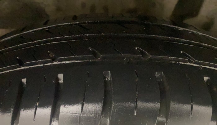 2018 Maruti Swift VXI AMT, Petrol, Automatic, 30,281 km, Left Rear Tyre Tread