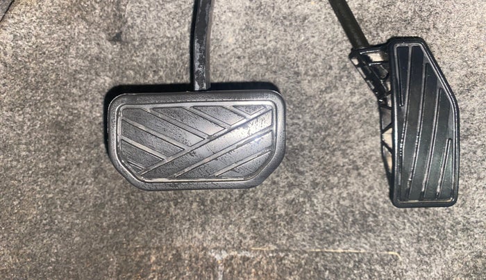 2018 Maruti Swift VXI AMT, Petrol, Automatic, 30,281 km, Pedals