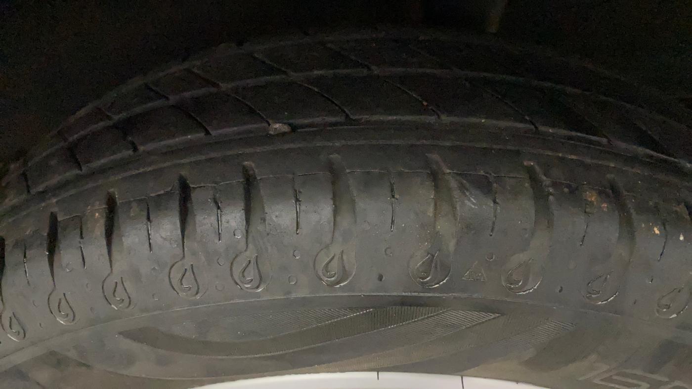 2020 Renault Kwid RXT 1.0 (O), Petrol, Manual, 24,855 km, Left Rear Tyre Tread
