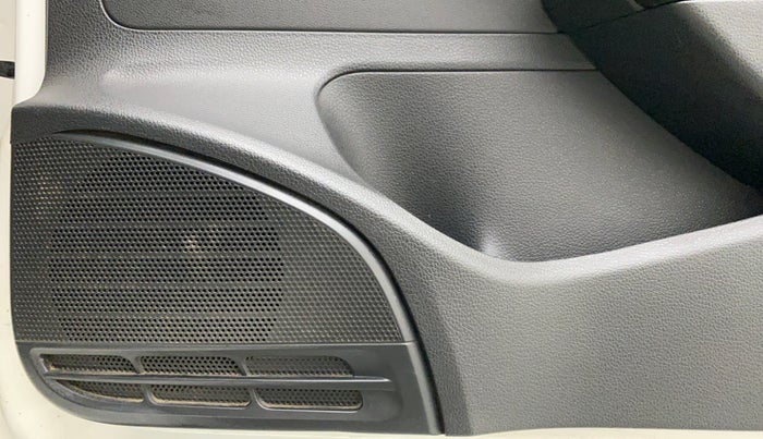 2017 Volkswagen Polo COMFORTLINE 1.2L, Petrol, Manual, 84,640 km, Speaker