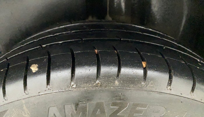 2017 Volkswagen Polo COMFORTLINE 1.2L, Petrol, Manual, 84,640 km, Left Rear Tyre Tread