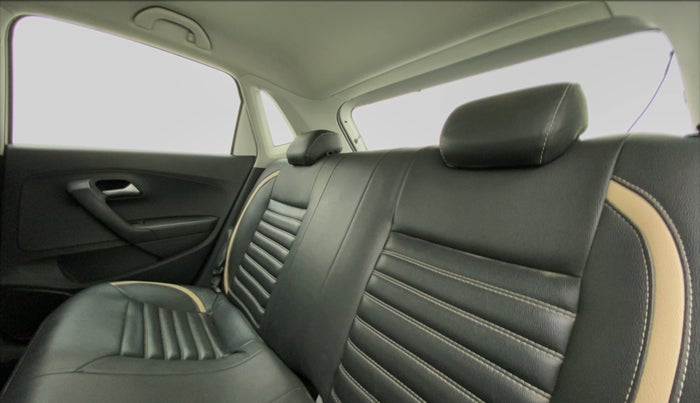 2017 Volkswagen Polo COMFORTLINE 1.2L, Petrol, Manual, 84,640 km, Right Side Rear Door Cabin