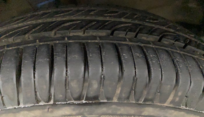 2014 Maruti Wagon R 1.0 VXI, CNG, Manual, 49,009 km, Left Rear Tyre Tread