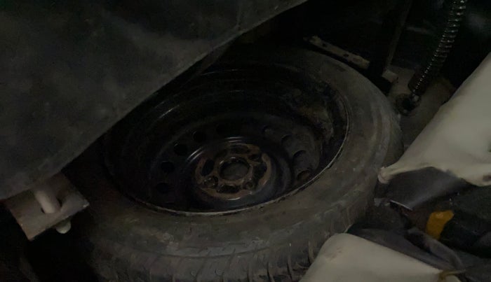 2014 Maruti Wagon R 1.0 VXI, CNG, Manual, 49,009 km, Dicky (Boot door) - Tool missing