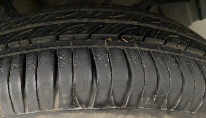 2014 Maruti Wagon R 1.0 VXI, CNG, Manual, 49,009 km, Left Front Tyre Tread