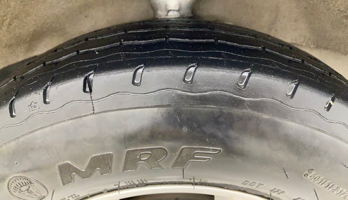 2019 Maruti Eeco 5 STR WITH A/C+HTR, CNG, Manual, 80,034 km, Right Front Tyre Tread