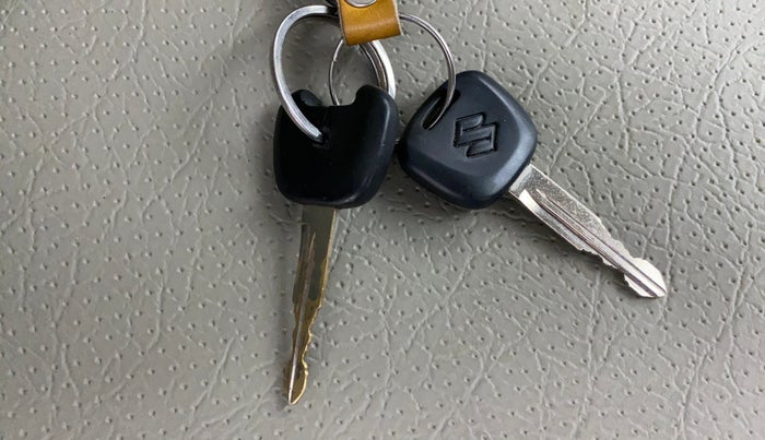 2019 Maruti Eeco 5 STR WITH A/C+HTR, CNG, Manual, 80,034 km, Key Close Up