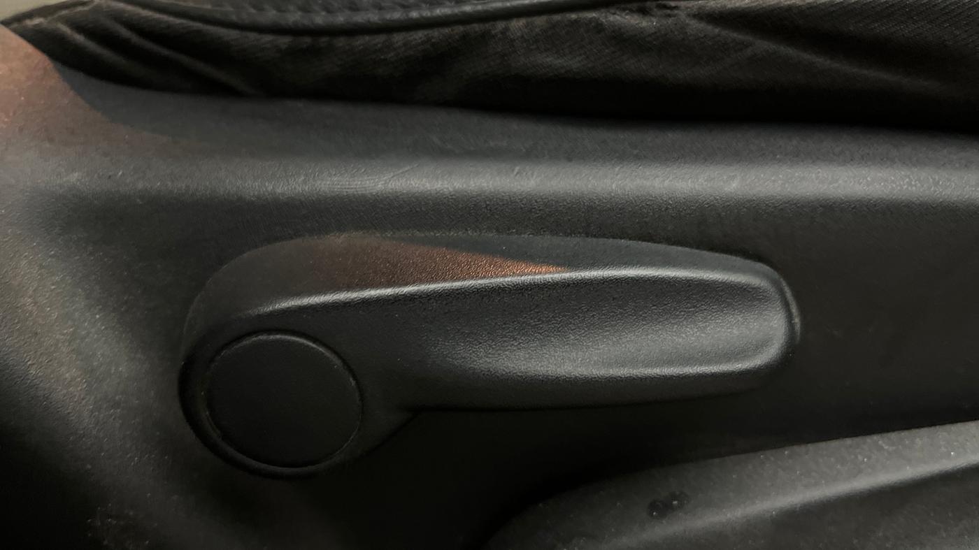 2018 Jeep Compass LIMITED 1.4 PETROL AT, Petrol, Automatic, 79,915 km, Driver Side Adjustment Panel