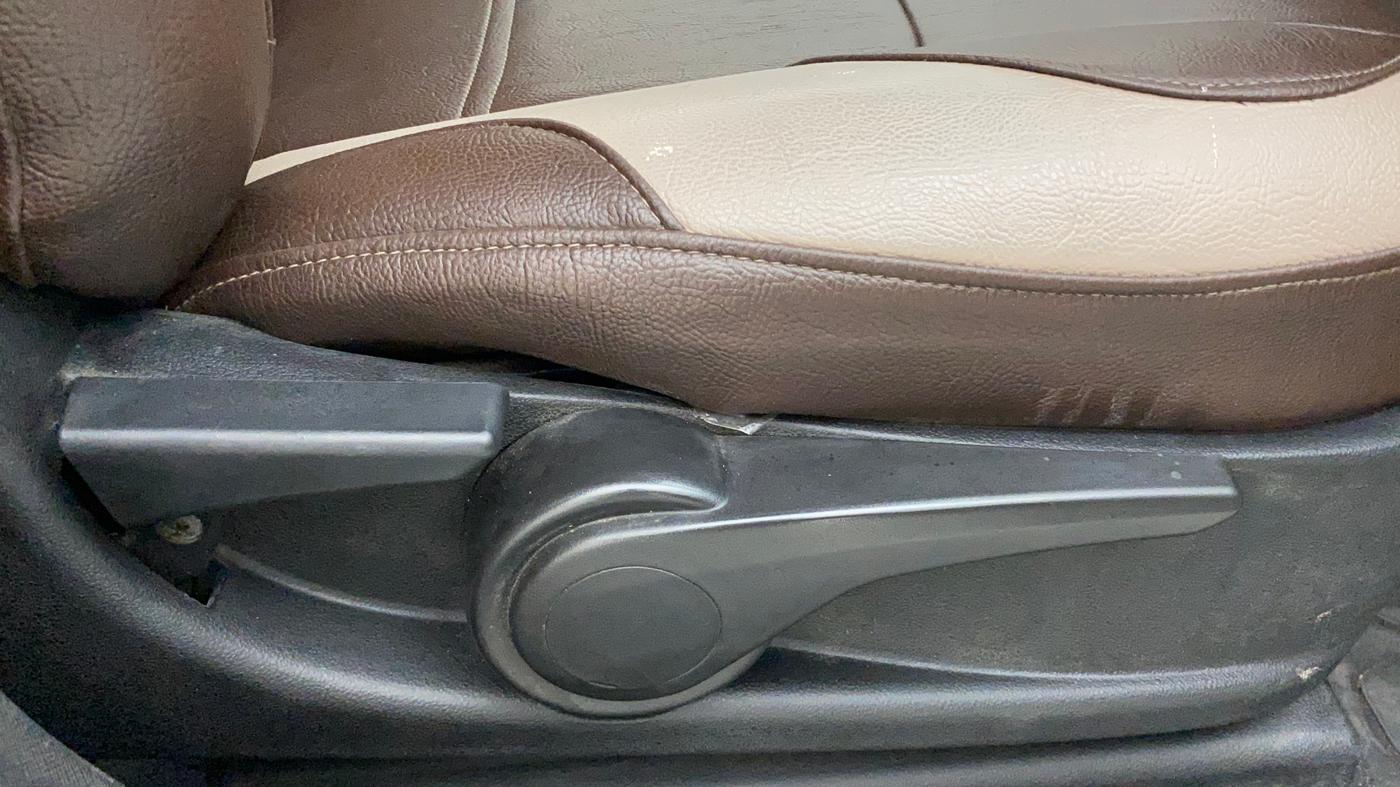 2018 Tata NEXON XZA PLUS DIESEL, Diesel, Automatic, 63,671 km, Driver Side Adjustment Panel