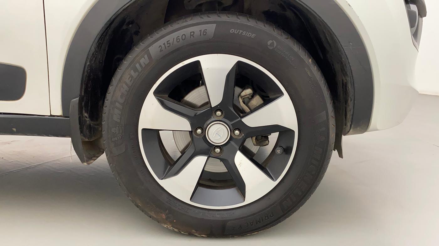 2018 Tata NEXON XZA PLUS DIESEL, Diesel, Automatic, 63,671 km, Right Front Wheel