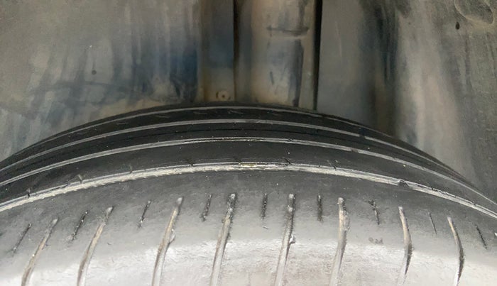 2022 Volkswagen TAIGUN HIGHLINE 1.0 TSI MT, Petrol, Manual, 67,559 km, Left Rear Tyre Tread