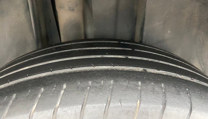 2022 Volkswagen TAIGUN HIGHLINE 1.0 TSI MT, Petrol, Manual, 67,559 km, Right Rear Tyre Tread