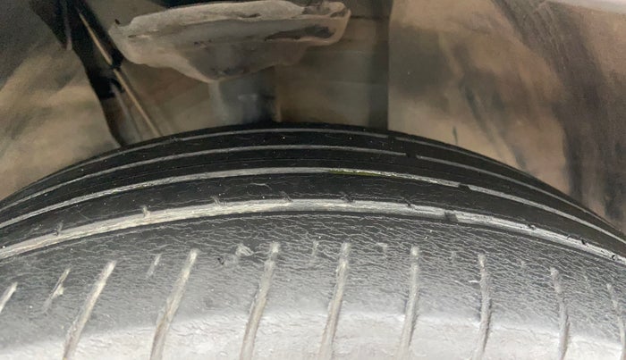 2022 Volkswagen TAIGUN HIGHLINE 1.0 TSI MT, Petrol, Manual, 67,559 km, Right Front Tyre Tread