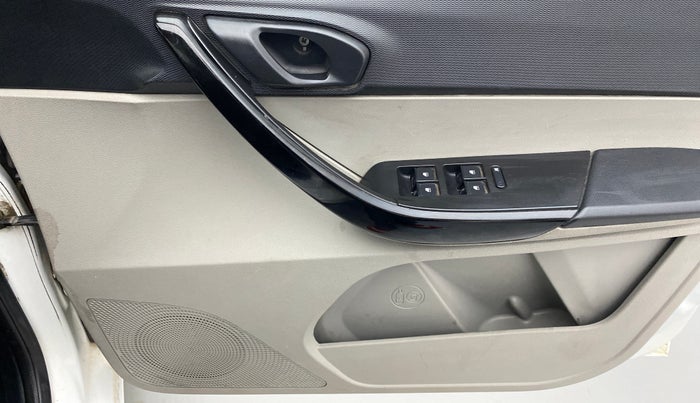 2017 Tata Tiago WIZZ EDITION PETROL, Petrol, Manual, 61,157 km, Driver Side Door Panels Control