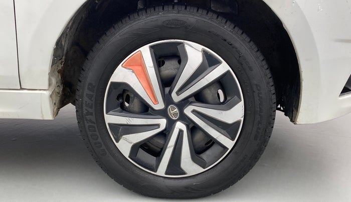 2017 Tata Tiago WIZZ EDITION PETROL, Petrol, Manual, 61,157 km, Right Front Wheel