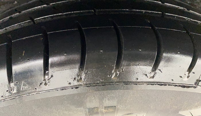 2013 Hyundai i10 MAGNA 1.2, Petrol, Manual, 32,147 km, Right Rear Tyre Tread