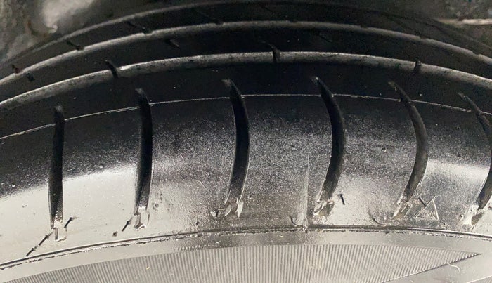 2013 Hyundai i10 MAGNA 1.2, Petrol, Manual, 32,147 km, Left Rear Tyre Tread