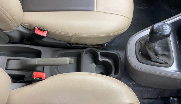 2013 Hyundai i10 MAGNA 1.2, Petrol, Manual, 32,147 km, Gear Lever