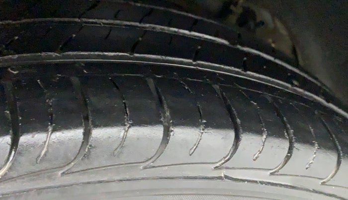2017 Hyundai Creta E PLUS 1.6 PETROL, Petrol, Manual, 28,028 km, Right Rear Tyre Tread