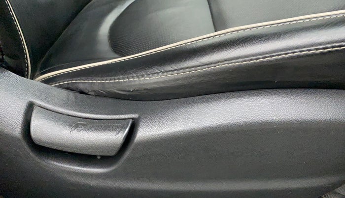2017 Hyundai Creta E PLUS 1.6 PETROL, Petrol, Manual, 28,028 km, Driver Side Adjustment Panel