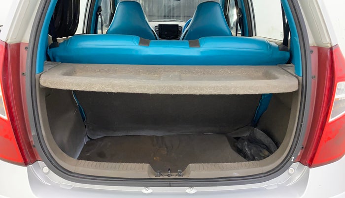 2015 Hyundai i10 SPORTZ 1.2, Petrol, Manual, 62,962 km, Boot Inside