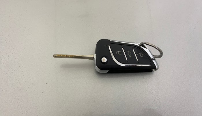 2015 Hyundai i10 SPORTZ 1.2, Petrol, Manual, 62,962 km, Key Close Up