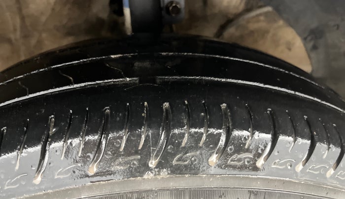 2019 Maruti Baleno DELTA PETROL 1.2, Petrol, Manual, 76,896 km, Right Front Tyre Tread