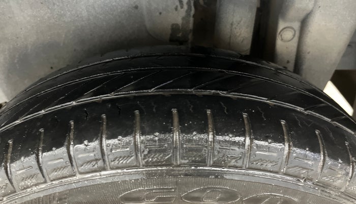 2014 Maruti Swift VDI, Diesel, Manual, 1,11,566 km, Left Rear Tyre Tread