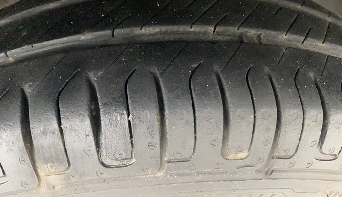 2016 Renault Kwid RXT 0.8, Petrol, Manual, 48,002 km, Right Front Tyre Tread