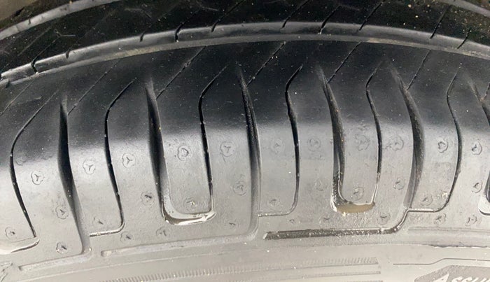 2016 Renault Kwid RXT 0.8, Petrol, Manual, 48,002 km, Left Rear Tyre Tread