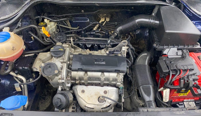 2013 Volkswagen Polo COMFORTLINE 1.2L PETROL, Petrol, Manual, 1,01,413 km, Engine View