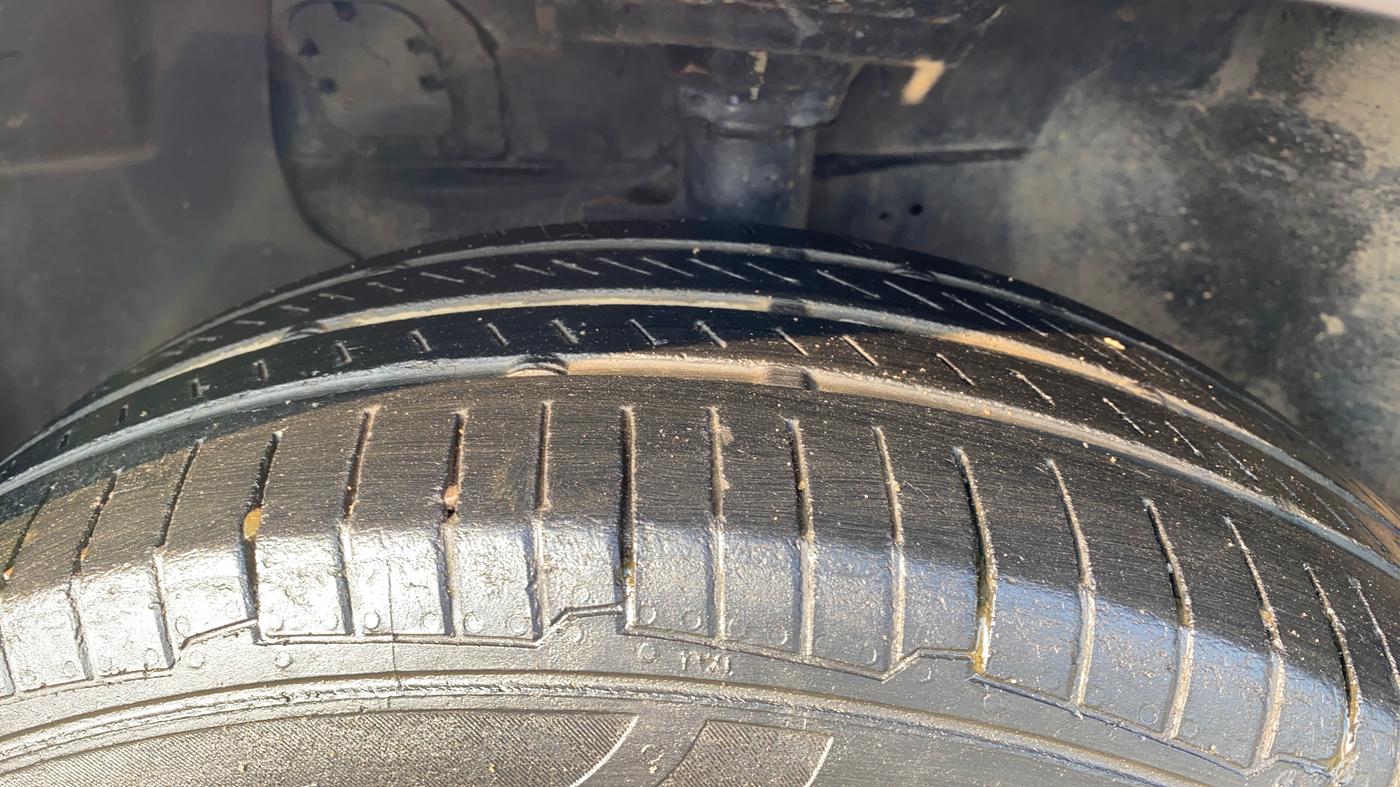2015 Hyundai Elite i20 MAGNA 1.2, Petrol, Manual, 67,309 km, Left Front Tyre Tread