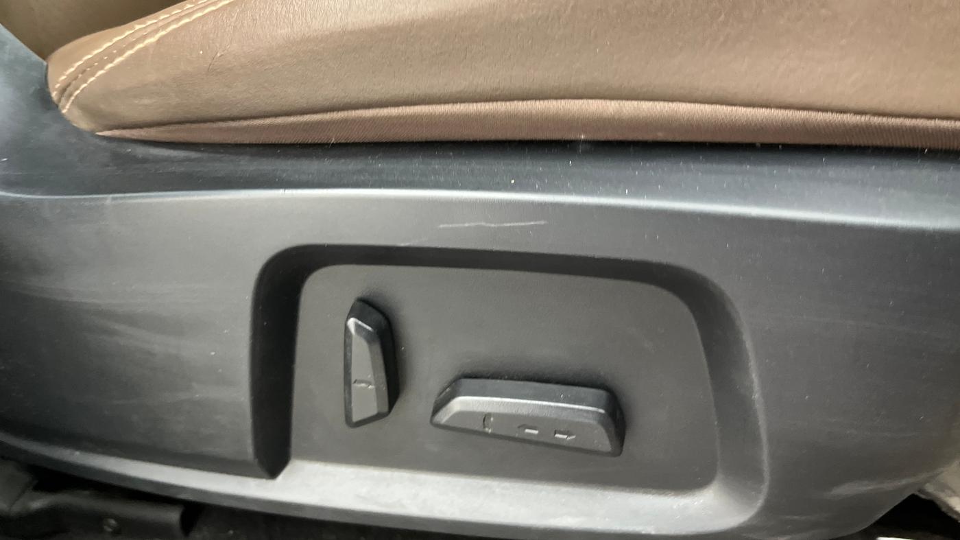 2021 Tata Harrier XZA PLUS 2.0L DUAL TONE, Diesel, Automatic, 53,205 km, Driver Side Adjustment Panel