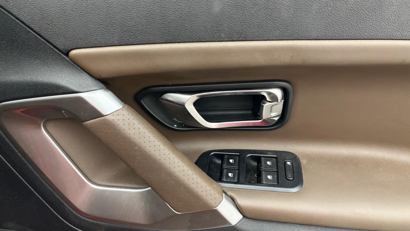 2021 Tata Harrier XZA PLUS 2.0L DUAL TONE, Diesel, Automatic, 53,205 km, Driver Side Door Panels Control