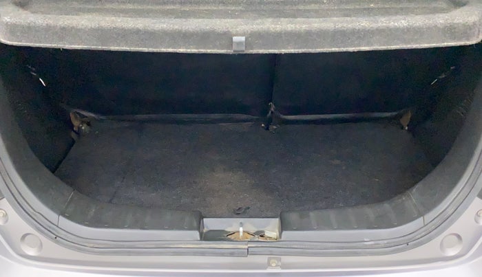 2014 Maruti Wagon R 1.0 VXI, Petrol, Manual, 94,963 km, Boot Inside
