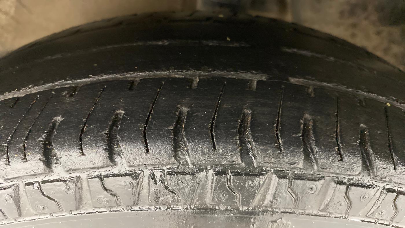 2014 Maruti Alto 800 LXI, Petrol, Manual, 42,535 km, Left Front Tyre Tread