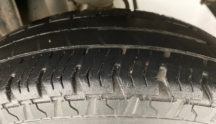 2014 Maruti Alto 800 LXI, Petrol, Manual, 42,535 km, Left Rear Tyre Tread