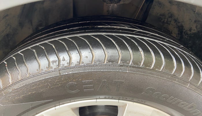 2022 Skoda KUSHAQ AMBITION 1.0L TSI MT, Petrol, Manual, 16,171 km, Left Front Tyre Tread