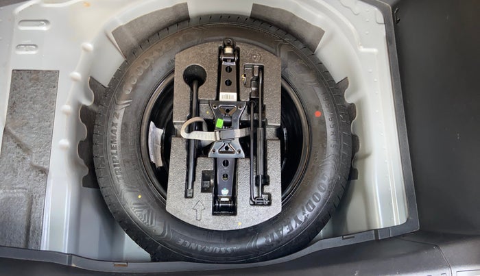 2022 Skoda KUSHAQ AMBITION 1.0L TSI MT, Petrol, Manual, 16,171 km, Spare Tyre