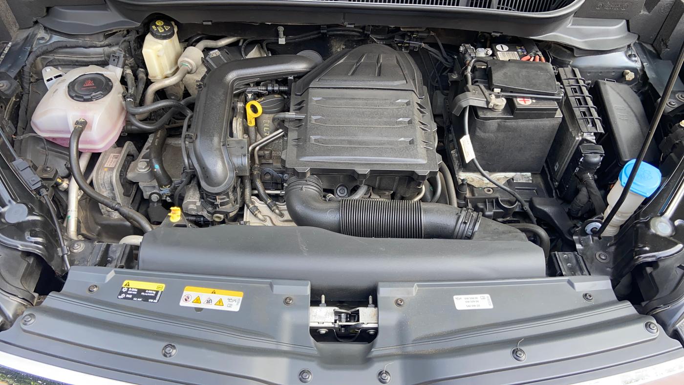 2022 Skoda KUSHAQ AMBITION 1.0L TSI MT, Petrol, Manual, 16,171 km, Engine View