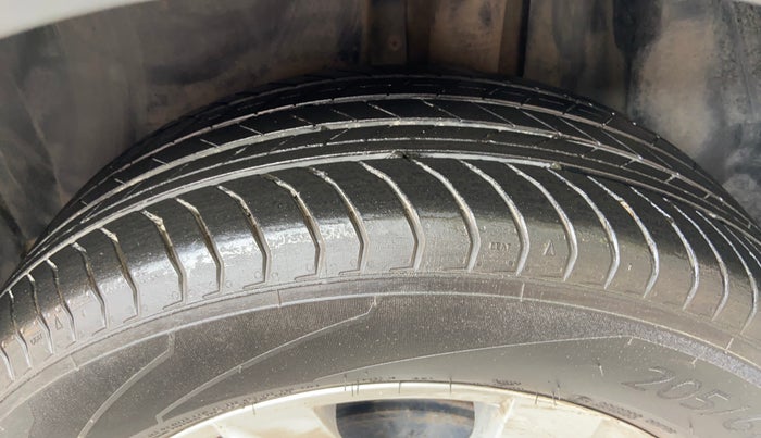 2022 Skoda KUSHAQ AMBITION 1.0L TSI MT, Petrol, Manual, 16,171 km, Left Rear Tyre Tread